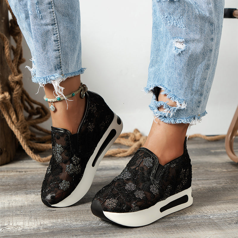 Casual mesh shoes for women with a breathable, thick sole
