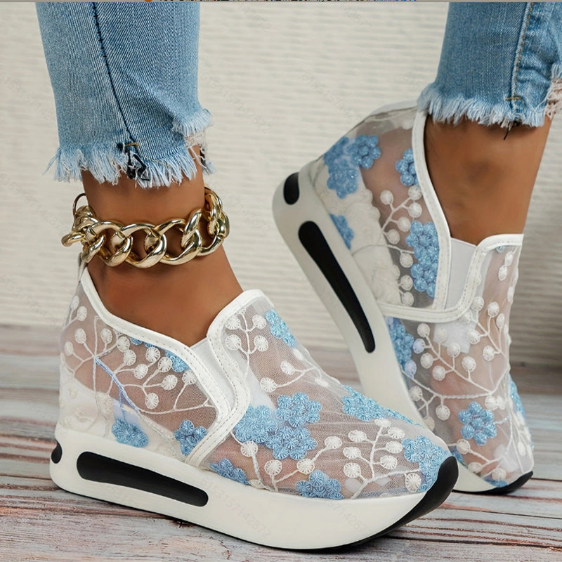 Casual mesh shoes for women with a breathable, thick sole