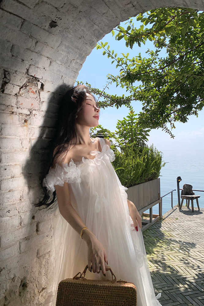 Boho Bride Spaghetti Strap Wedding Dress – Fairy Tulle Engagement & Photoshoot Gown