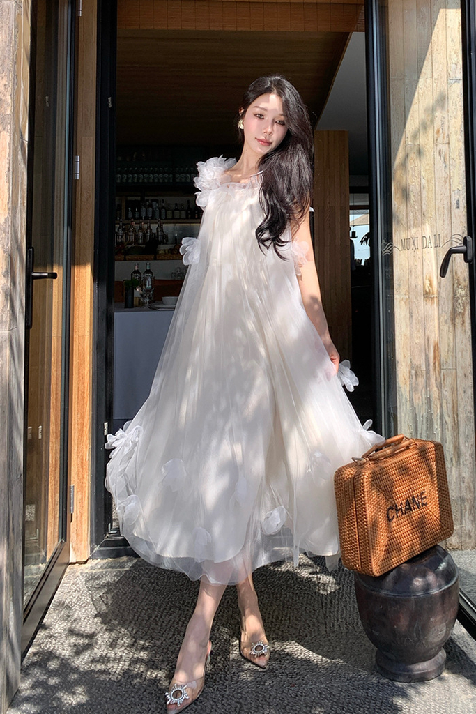 Boho Bride Spaghetti Strap Wedding Dress – Fairy Tulle Engagement & Photoshoot Gown