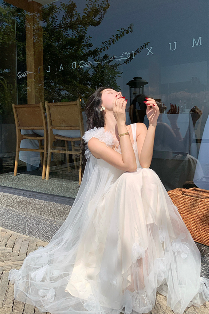 Boho Bride Spaghetti Strap Wedding Dress – Fairy Tulle Engagement & Photoshoot Gown