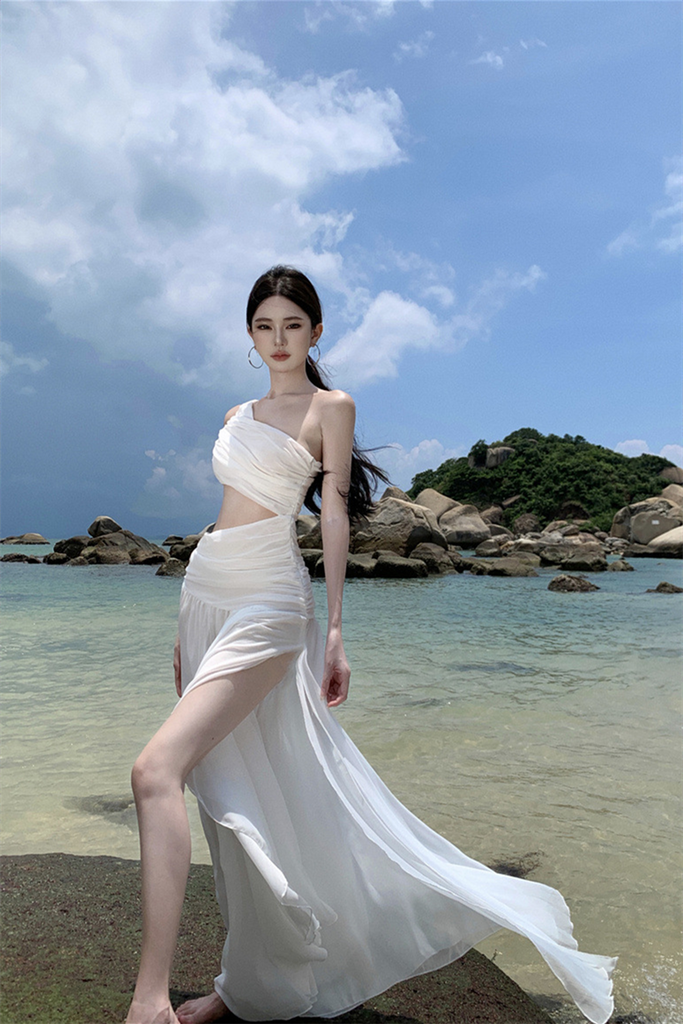 White One-Shoulder Cutout Maxi Dress – Elegant Vacation Gown with High-Waist Design