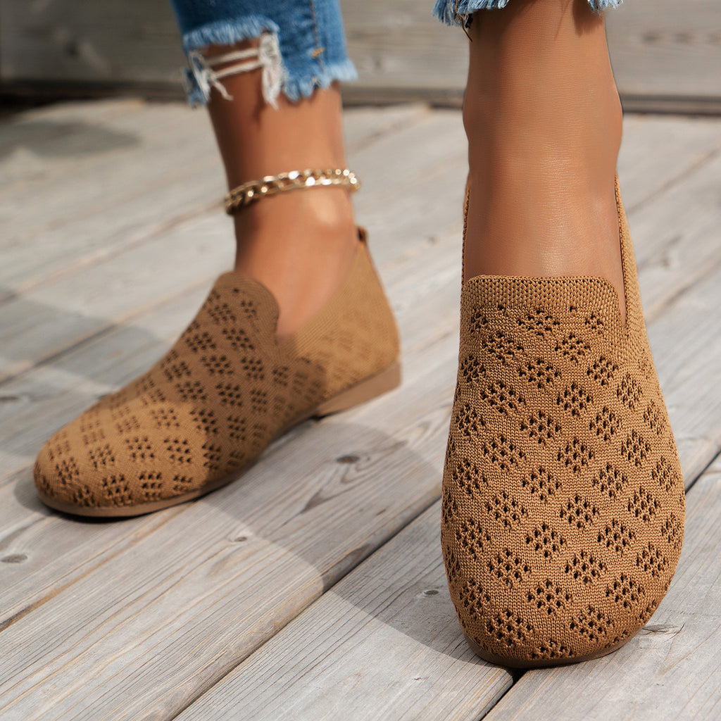 Women’s Plus-Size Slip-On Knit Loafers – Breathable Hollow Flats