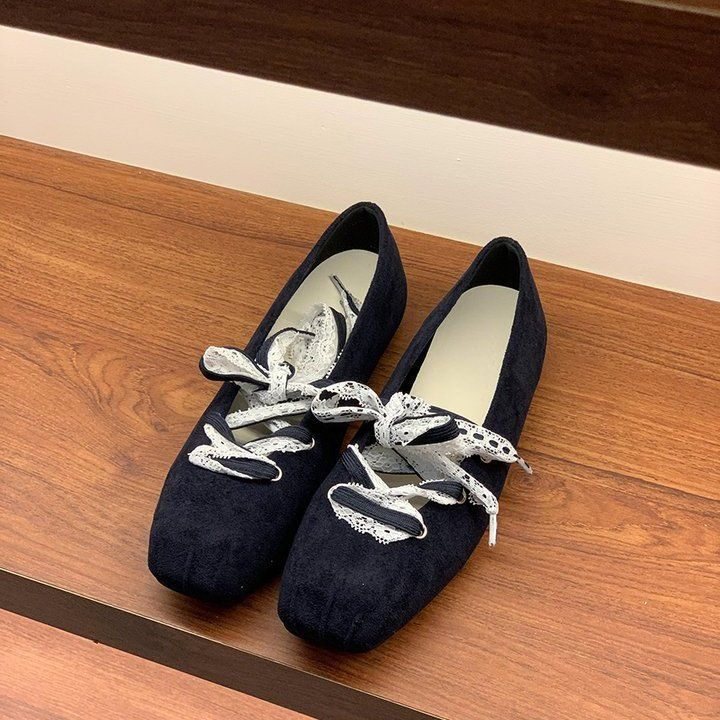 Women’s Square-Toe Mary Jane Flats – Vintage Inspired with Hidden Lift