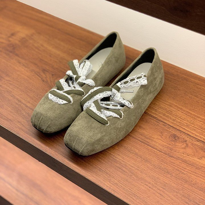 Women’s Square-Toe Mary Jane Flats – Vintage Inspired with Hidden Lift